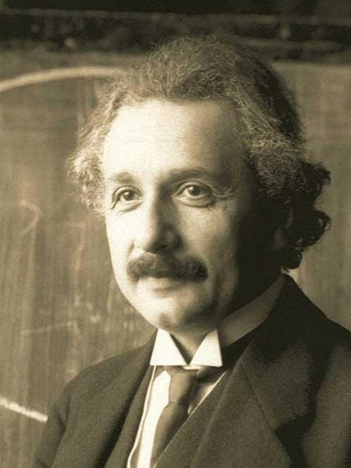 Albert Einstein, adultez, 1921, 42 años. Nobel
