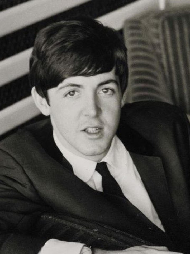 Paul McCartney, lo más joven, 1964, 22 años. The Beatles