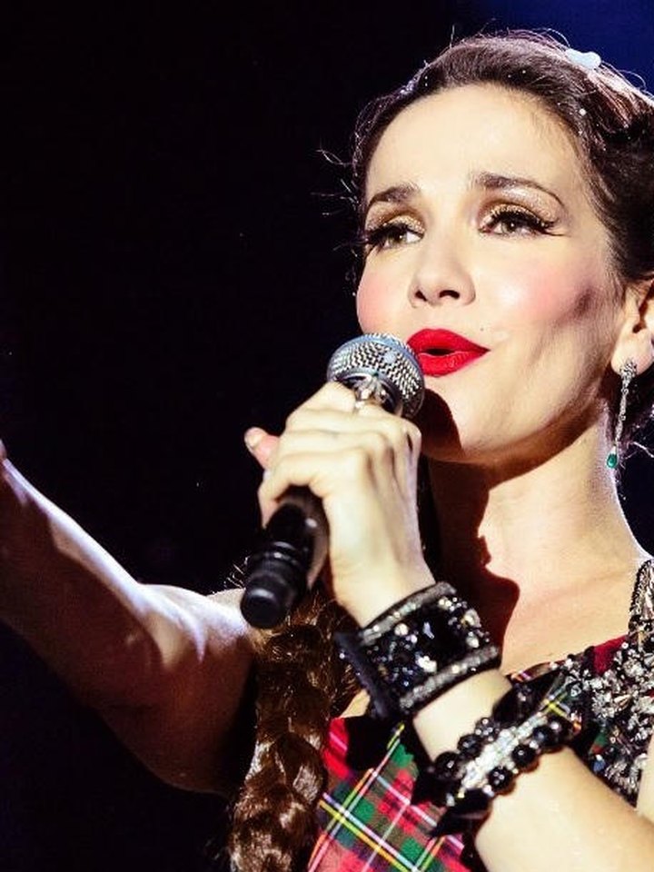 Natalia Oreiro, adultez, 2016, 39 años. En concierto